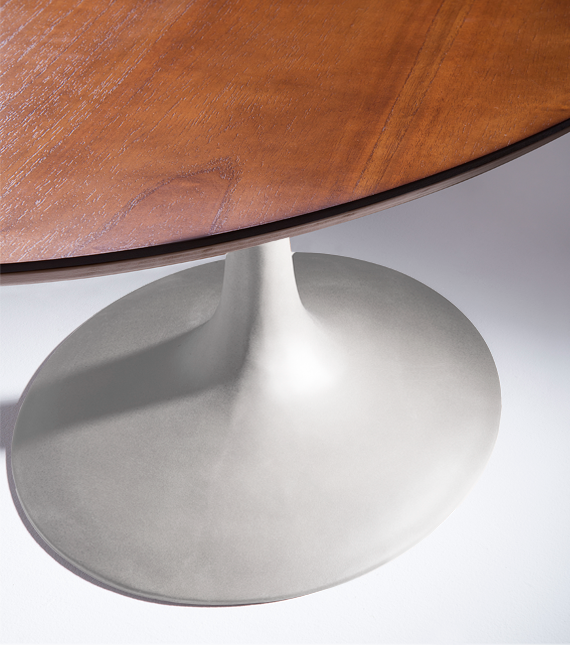 Mesa de Jantar Saarinen