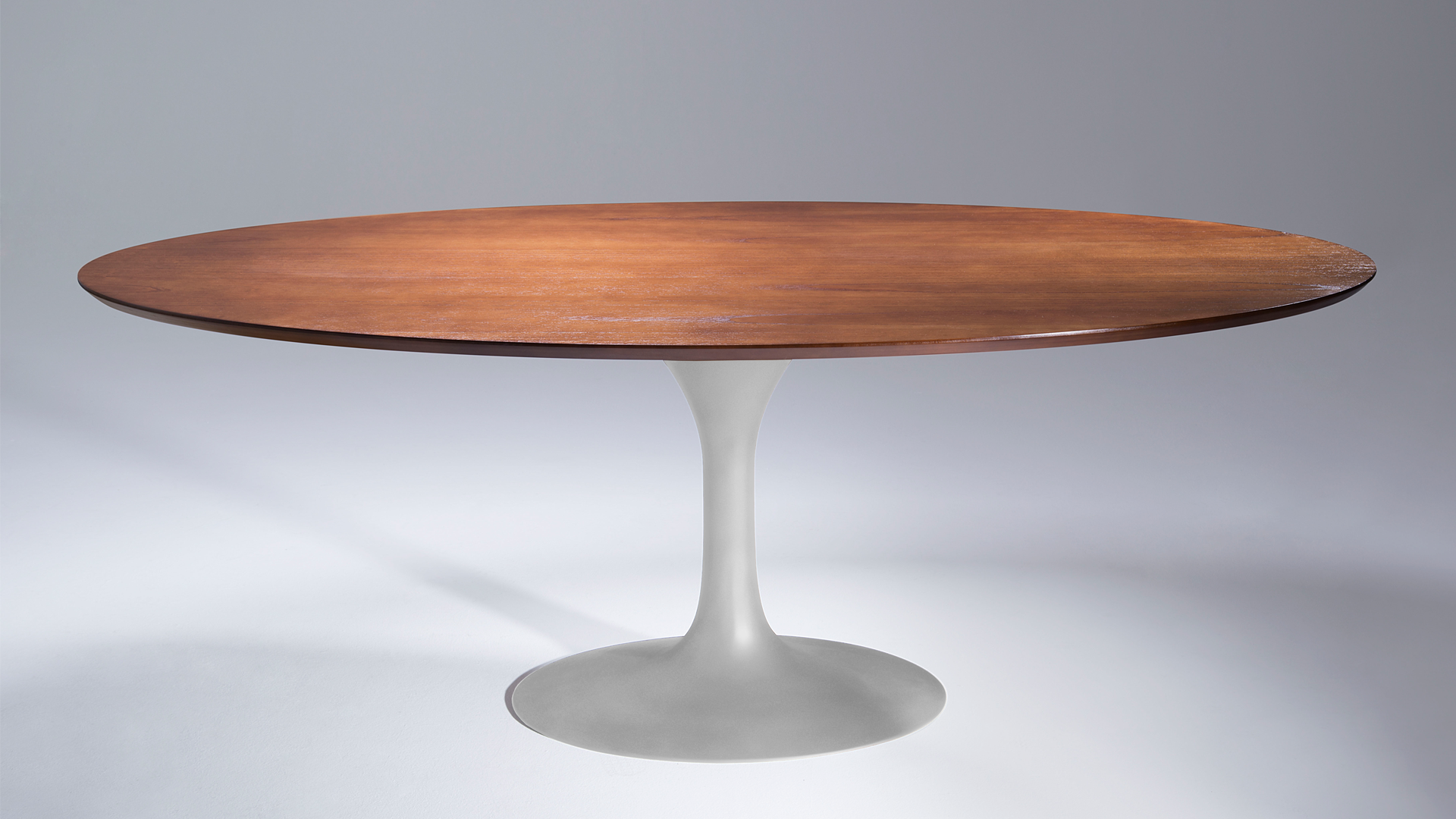 Mesa de Jantar Saarinen